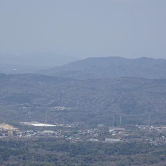 赤猿峠上の鉄塔下から👀