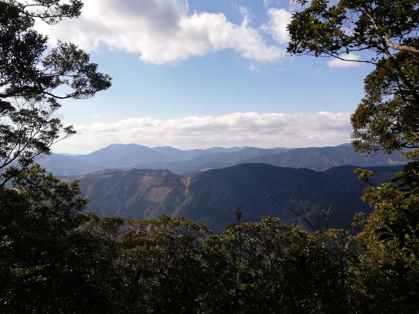 郷谷山⛰️山頂から見て👀
西側の⛰️⛰️
