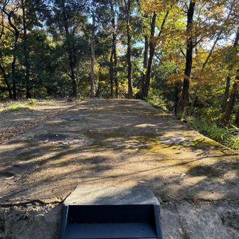 城跡をみながら山頂