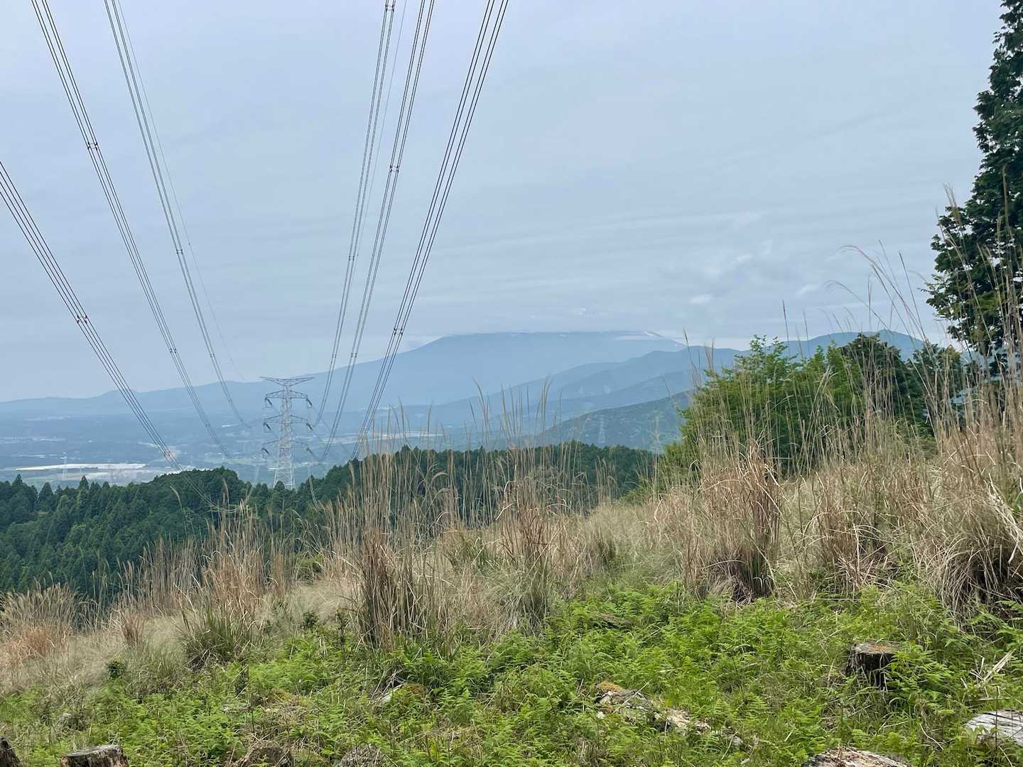 🗻眺望箇所、5合目上が雲☁️で残念

朝のパス🚌(左側座席が良)は綺麗に見えていました。