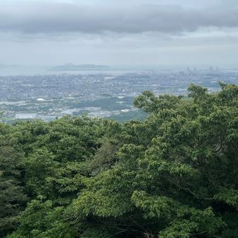 天候が怪しいです🤨ね〜志賀島が正面に…