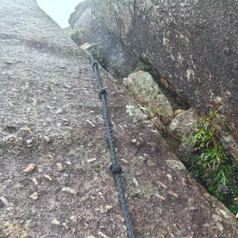 最後のロープは足場が悪く苦労しました