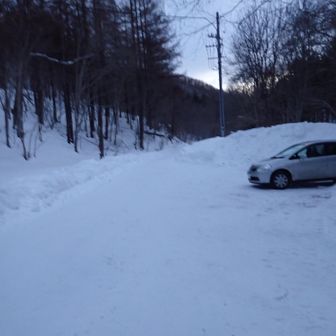 管理車道の駐車スペース，最初の一台