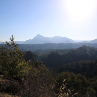 鉄塔に戻ってきました！
武甲山を眺める