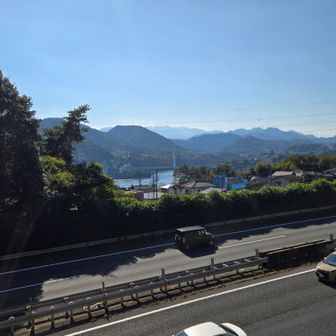 今度は上から高速を渡る