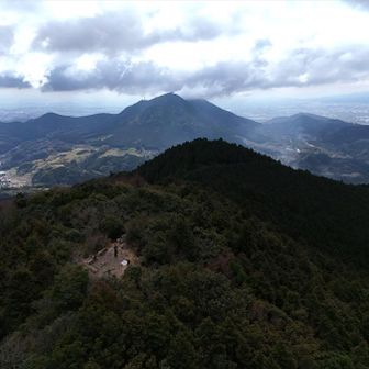 鳥目線で見ると金峰山がドォーーーーン！