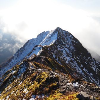 三ノ峰
この後またガスが湧いてきました
