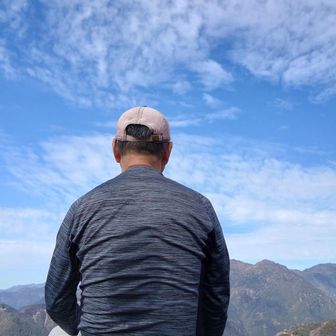 疲れた仏像😂、カランコロン岩