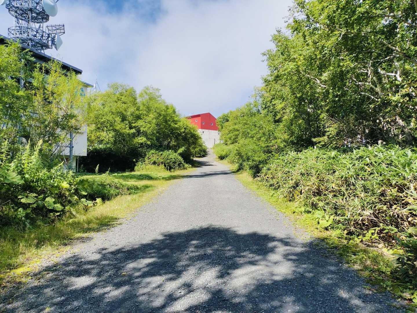 さて、山頂へ