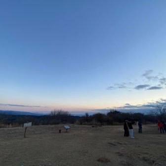 東の空がだんだん白んできました〜👋