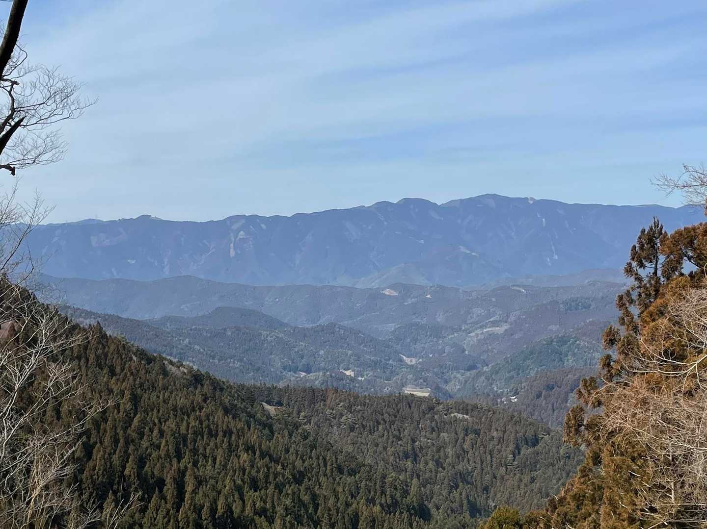 鳥居沢山に向かう道のりで広がる景色