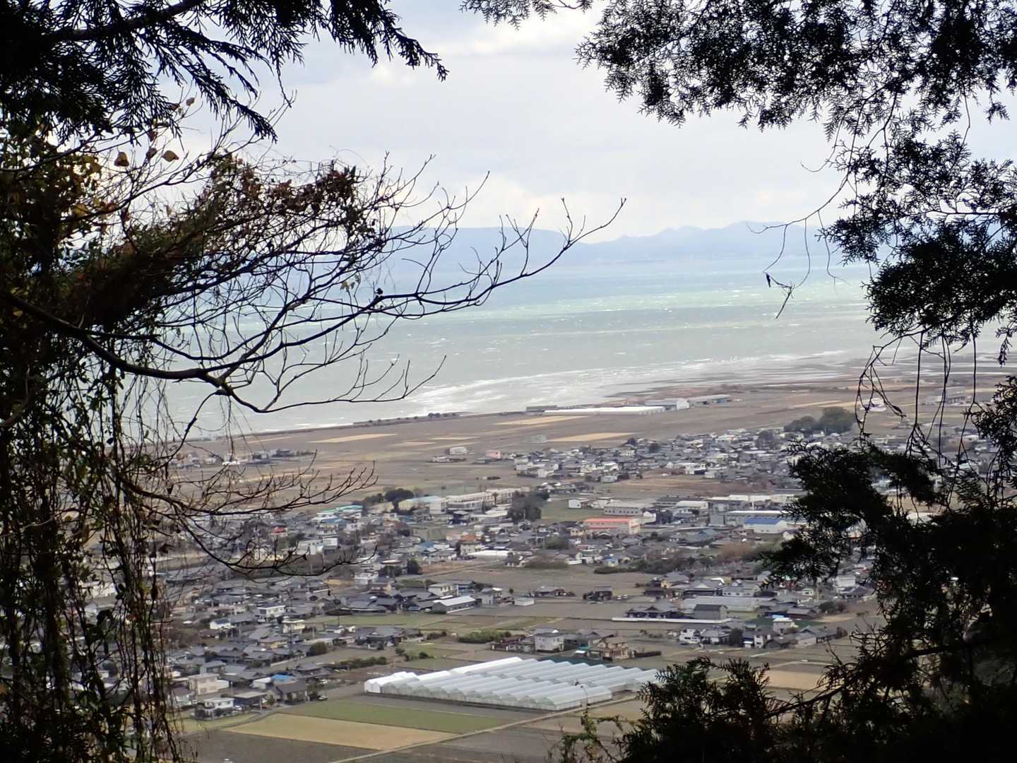 下山中に見えた唯一位の眺望😙強風で海の波が荒い🌊