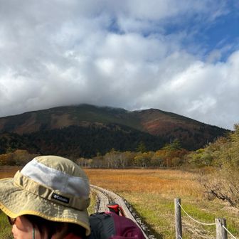 尾瀬・至仏山・悪沢岳・笠ヶ岳 至仏山を臨むが山頂見えず😹