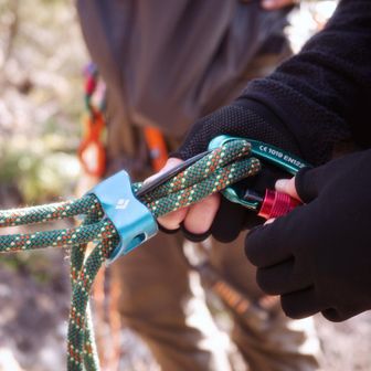 カラビナはロックを忘れずに！