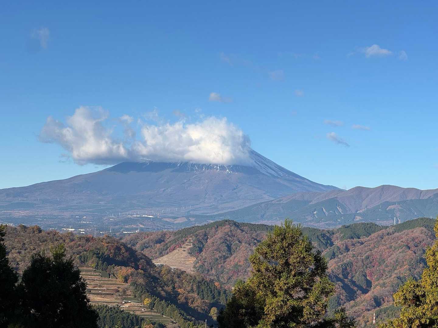 山北つぶらの公園からスタート
真正面に富士山が見えるなんて贅沢な公園です
