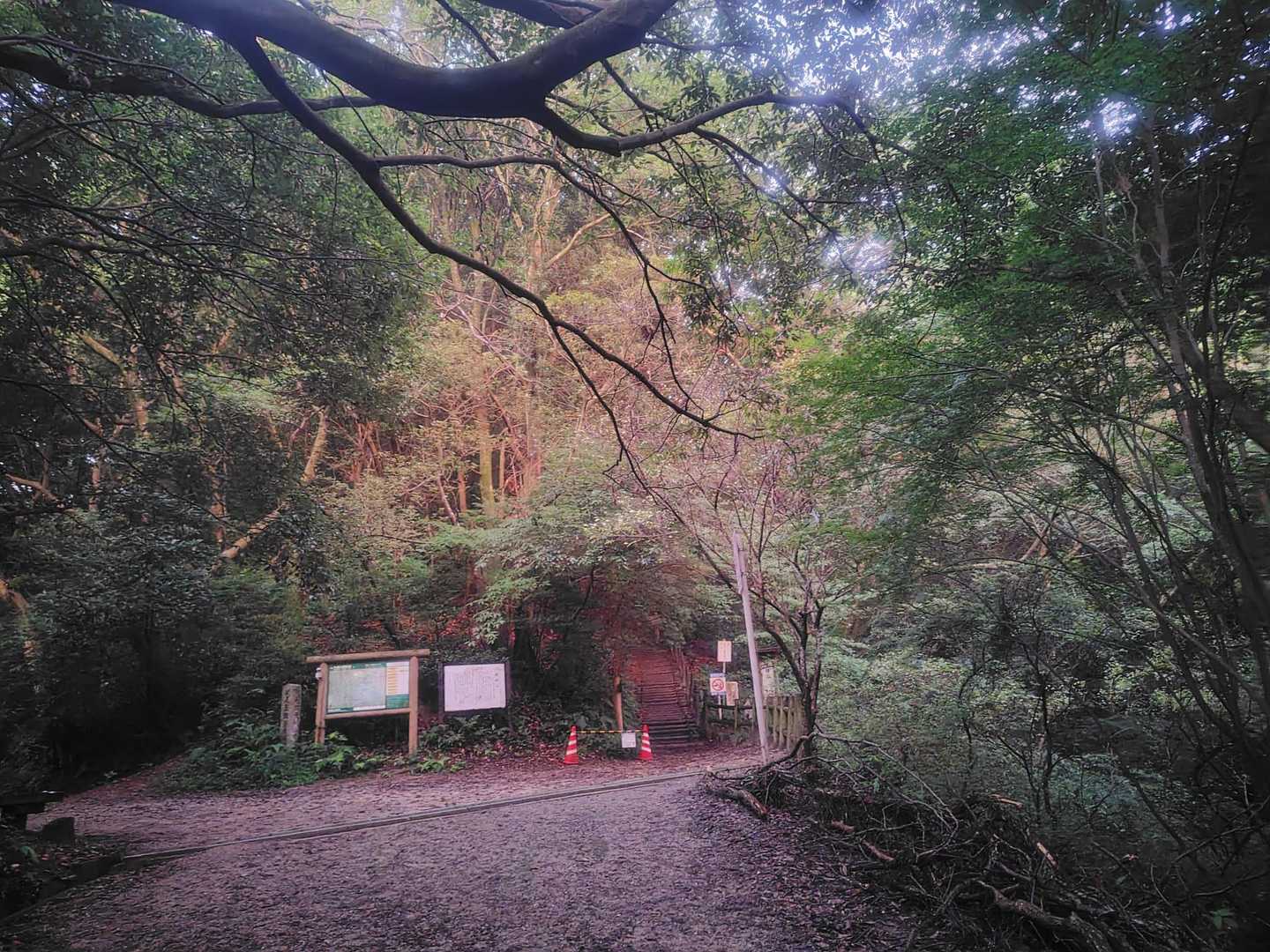 天拝山往復 | 九州最古の仏蹟と天神様の伝説を訪ねるお手軽コースの写真