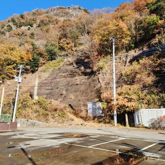 岩殿山駐車場に到着。
11台停められます。