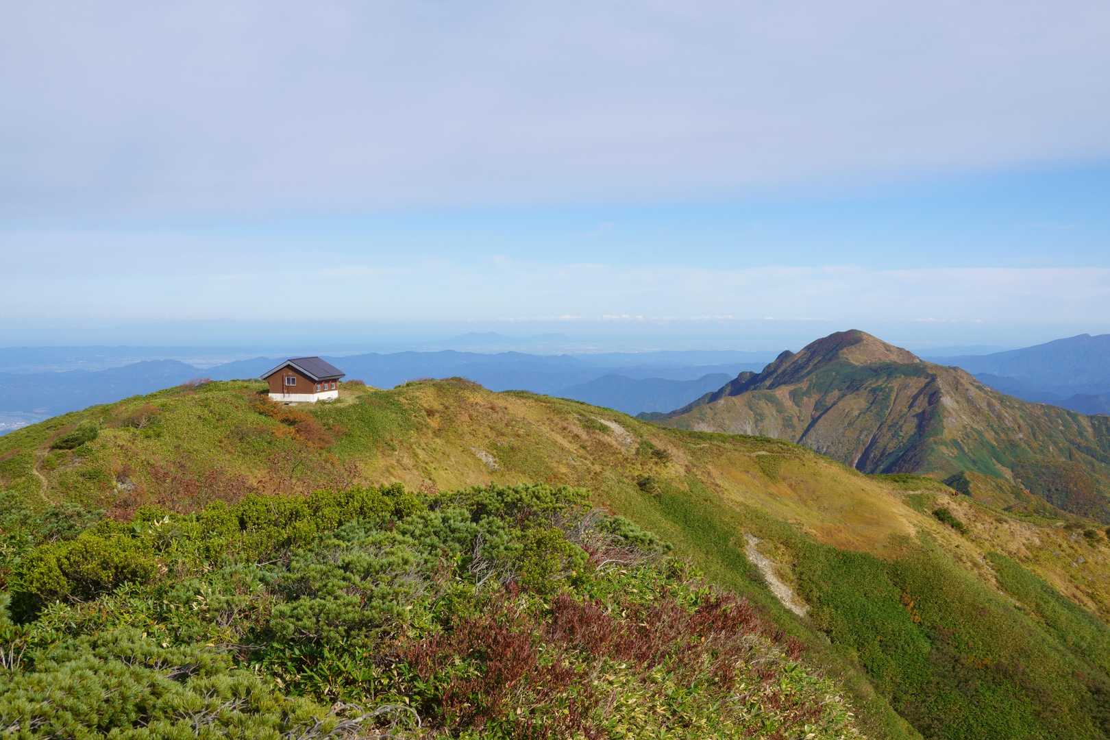 避難小屋と越後駒