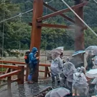 ボッチなんで上高地ライブカメラを使って自撮り。