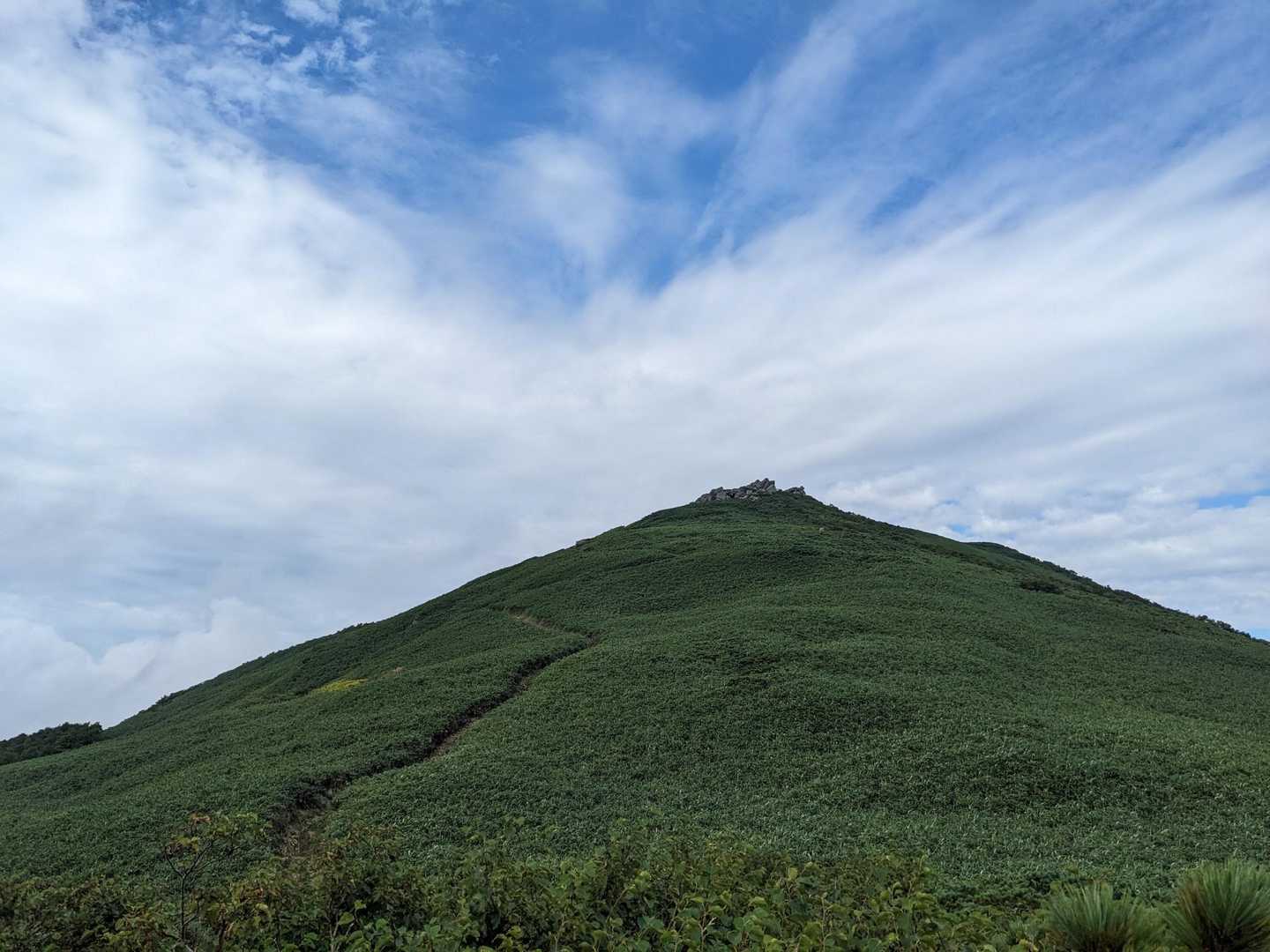 目国内岳が待ってます　登るよ！
