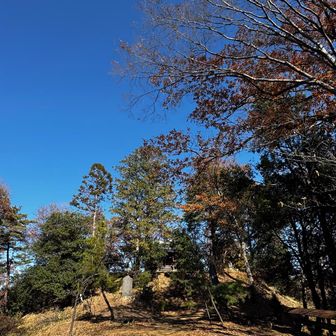 古墳と神社です。