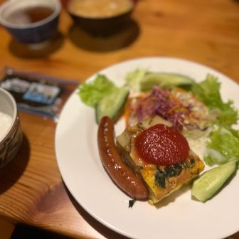 大きな食堂の窓越しにビーナスベルトを眺めながらの朝食
最高です