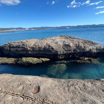 あっちへ渡れんかなぁー