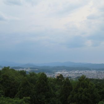 飯能の方も霞んでます。
夕方から雨予報です。