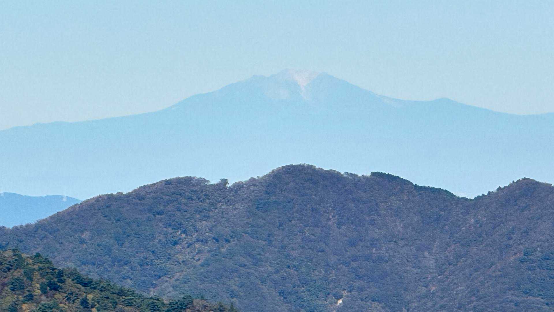 御嶽山も見えて、びっくり‼️山頂もう雪化粧っています
