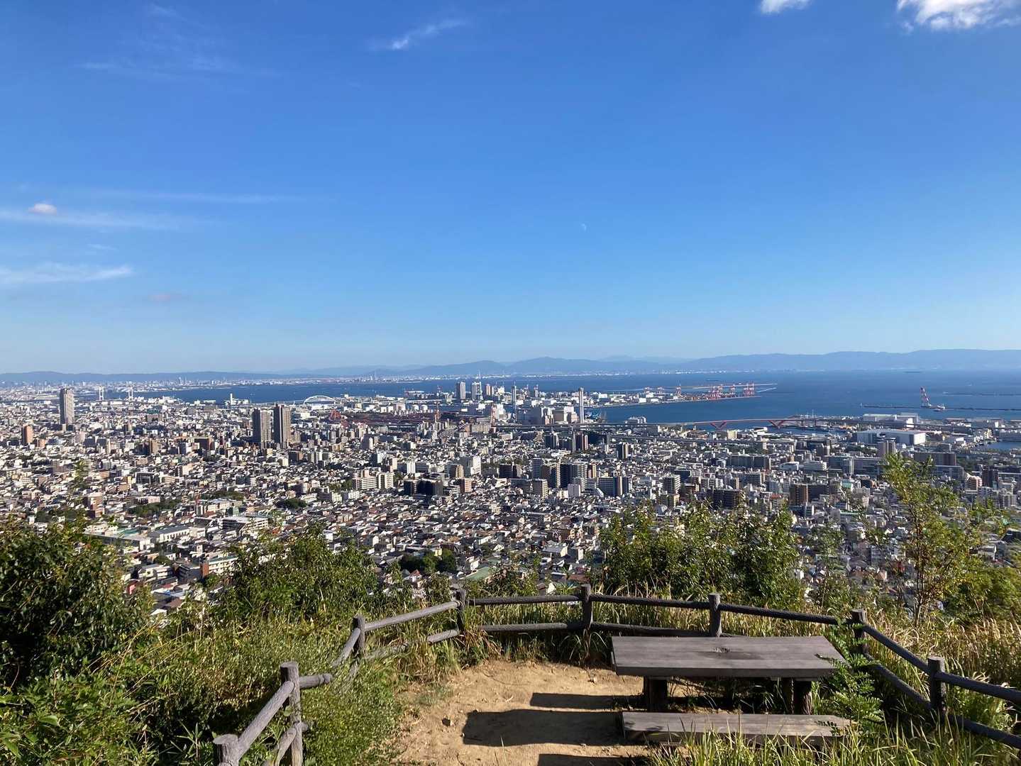 だいぶ地上が近くなってきた。