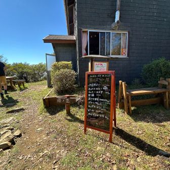 丹沢山域ではお気に入りの山小屋「木ノ又小山」