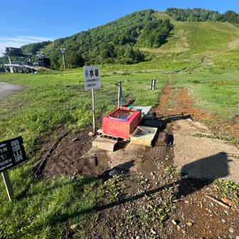 ここからゲレンデを少し歩き