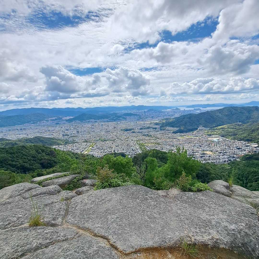 八畳岩からの景色！
今日は四国まで見える😆