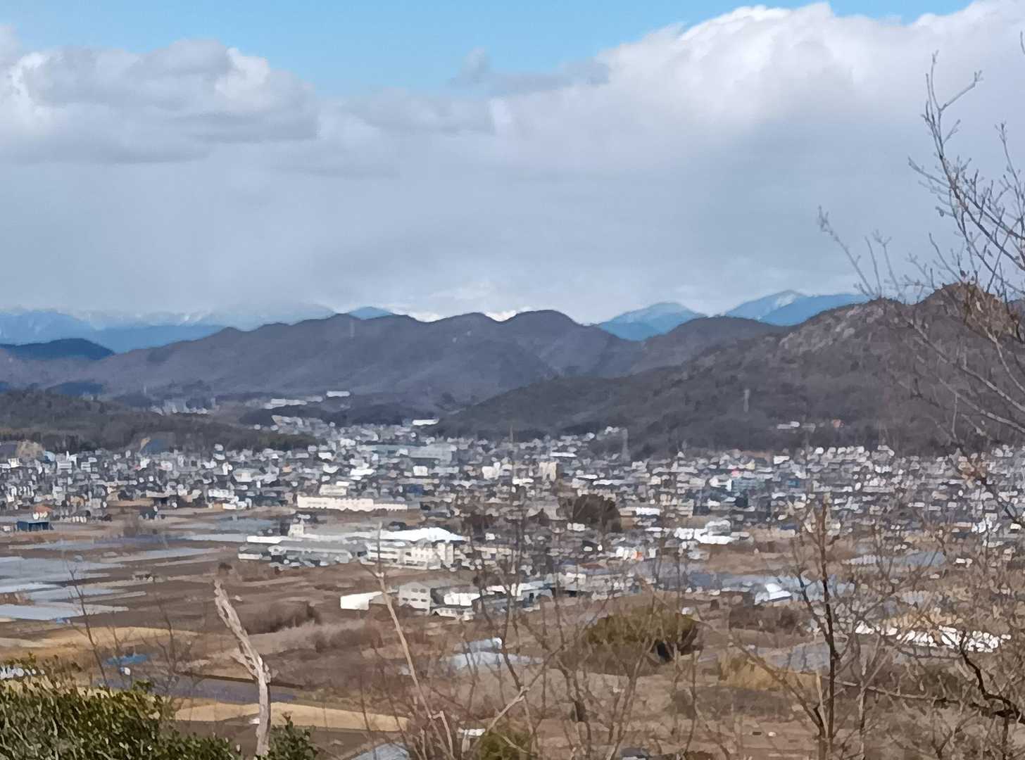 北方向には、各務原アルプス⛰️の山々が望めます。
