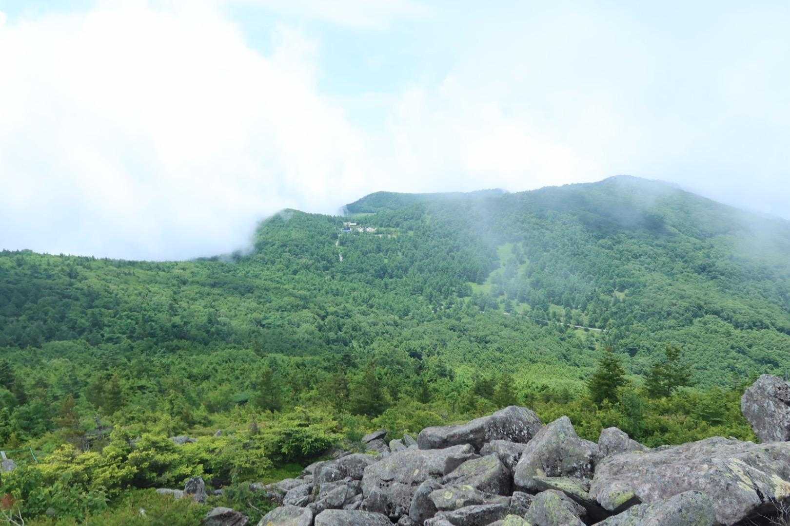 池の平の駐車場見えた😄
湿原の方とか雲の中っぽい。籠ノ登山だけ晴れてて、ラッキー✌️