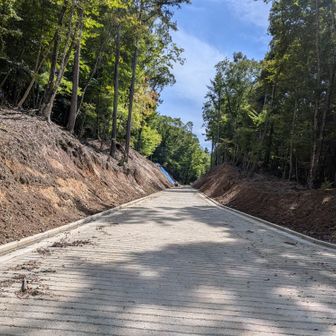 大峠へちょっと寄り道👍
登ります🥾ここも工事中🚧でした。