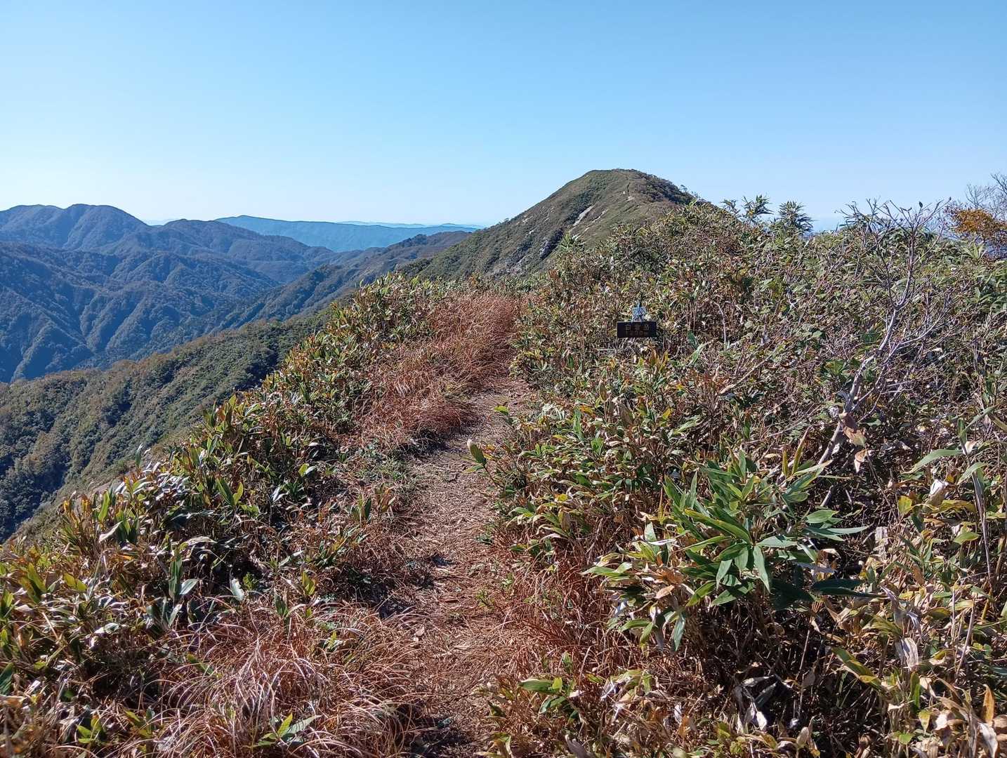 ルート上の白倉岳に🤔