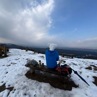 ジャジャン🎉
後ろ姿もサマになってる
しろくまさん🐻‍❄️
喋りまくって面白すぎました✨✨
アパレルの話からギアの話、、
はたまた、橋建設🔨の話まで〜
多岐にわたって、久しぶりにおもろかった👌