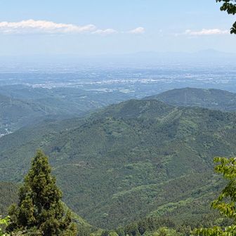 遠くに筑波山！