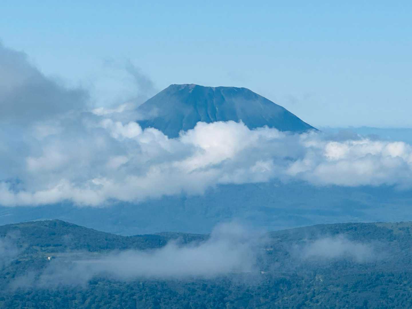 羊蹄山も恥ずかしながらチラ見せ😍