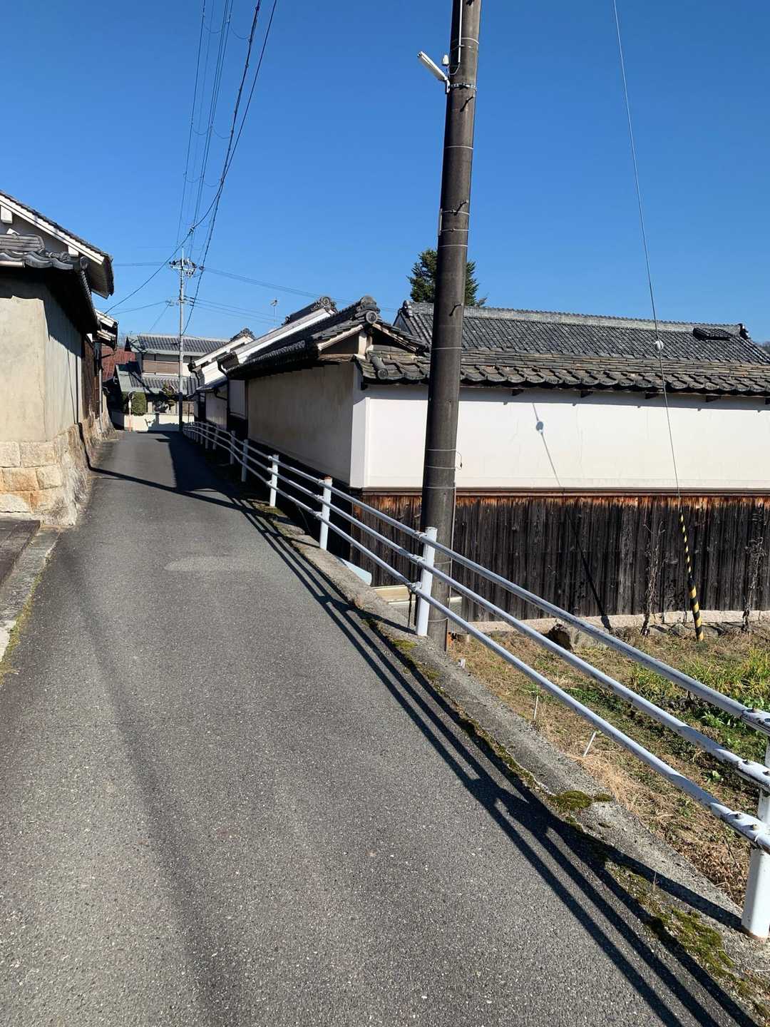 町中を進んで行きます