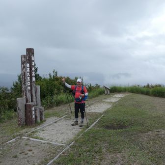 やっぱりパラパラ降り出しました
人形峠から雨雲が追っかけてきてますね～