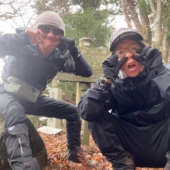 カネやん

いつものポーズ♪


真似するが


何か違う！



まっ気にせんけどw
