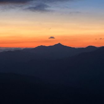 ミツ岩からの朝焼けきれい！