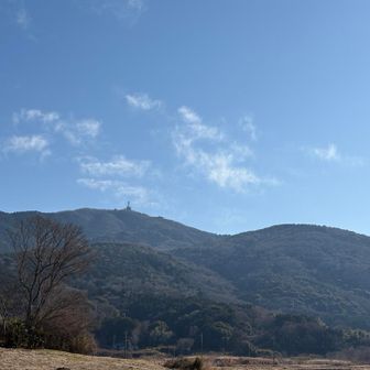 雲だいぶ減りました。
今から登ると、景色いいかも。