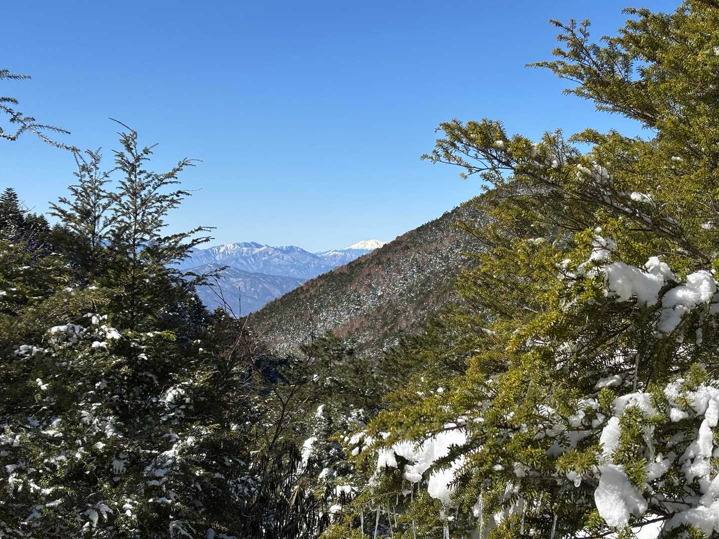 チラリと御嶽山