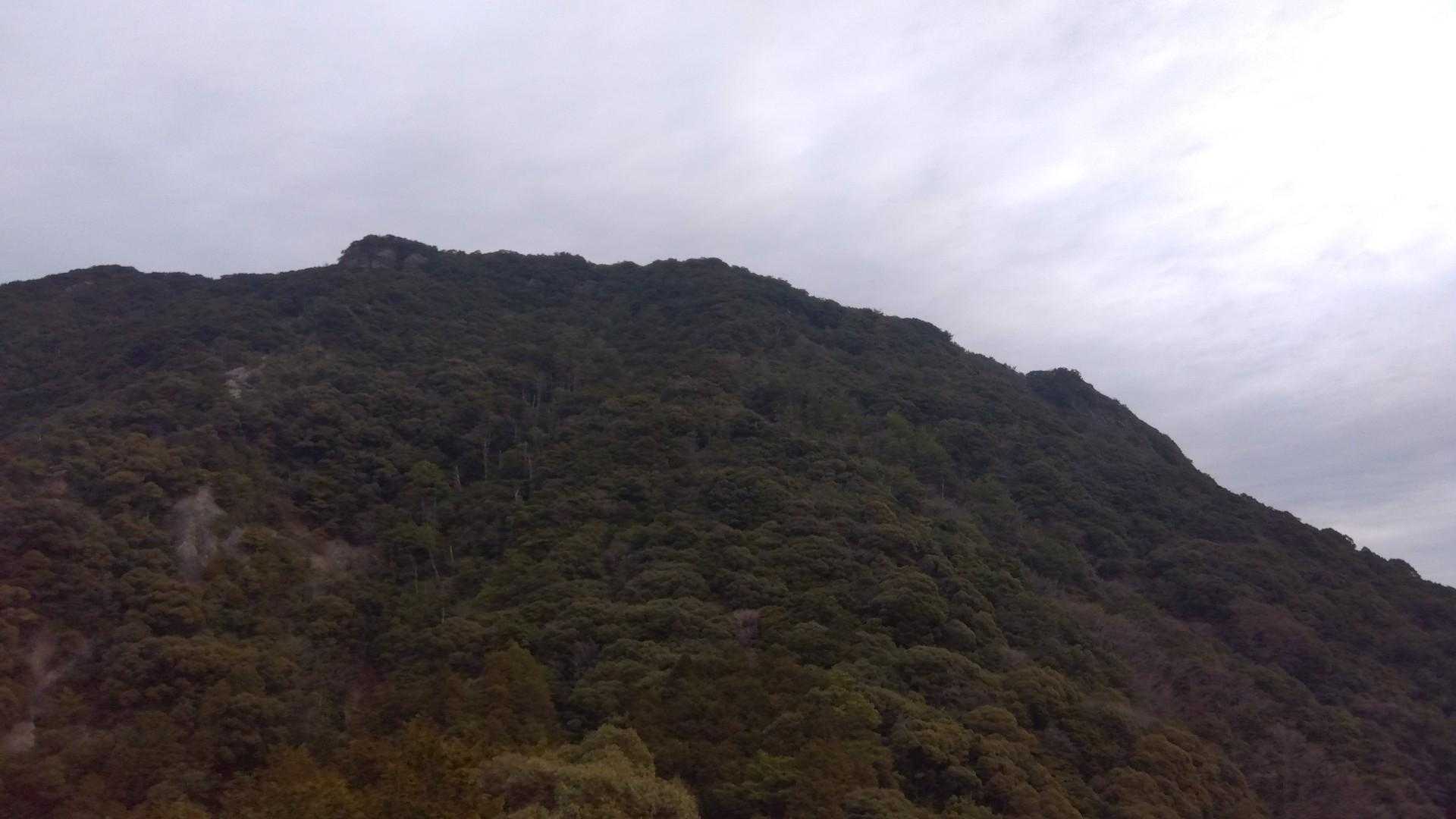 デーンと見えてきた
はなぶさやま(英山)