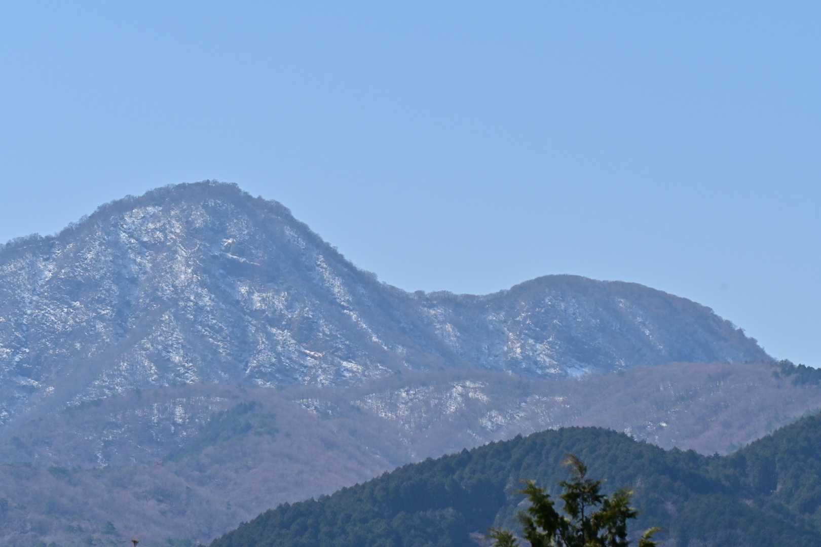 金時山方面は降雪が多かったようです。