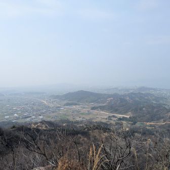 笠松山登頂👍
今日は1日中、霞んでました。