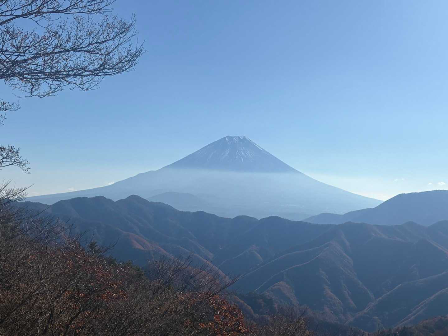 山頂到着❣️富士山ドーン🗻
急登の後の絶景がご褒美感半端ない💕